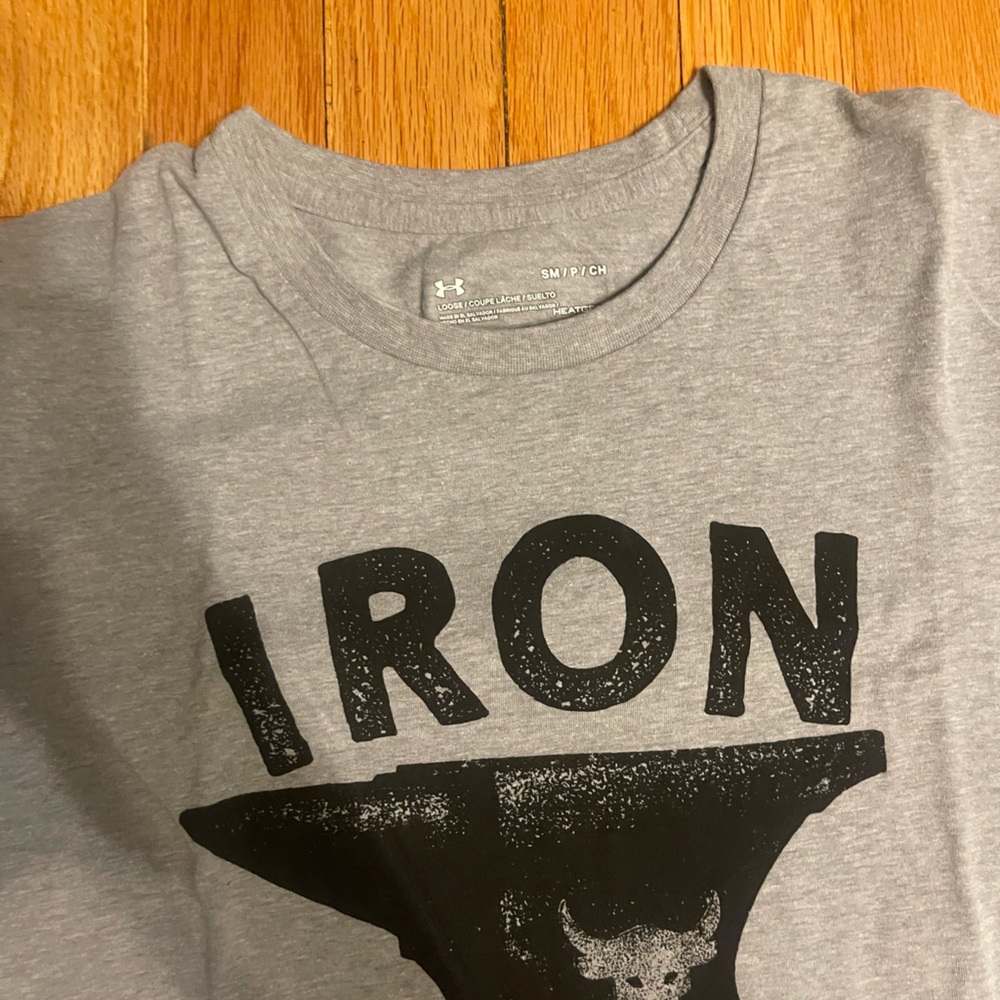Project rock Iron paradise shirt. Size small - Picture 3 of 3